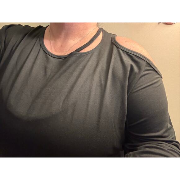 Women’s Tahari sport black long sleeve cold shoulder - Picture 2 of 6